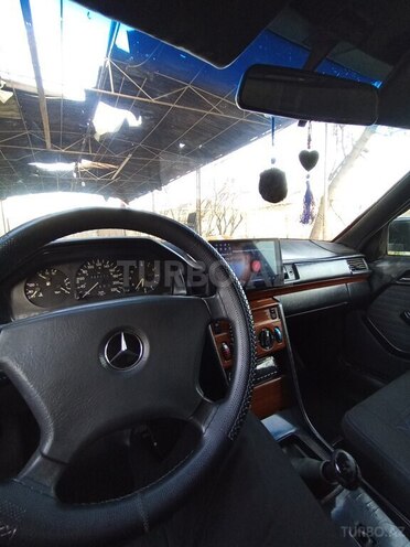 Mercedes E 280 1992, 55,555 km - 2.8 l - Şirvan
