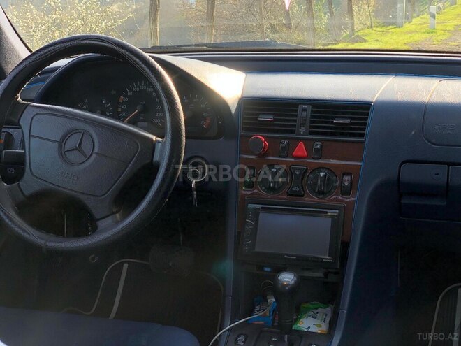Mercedes C 180 1995, 321,560 km - 1.8 л - Lerik