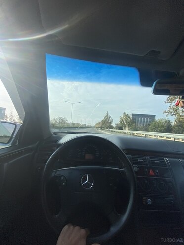 Mercedes E 240 2000, 292,000 km - 2.4 l - Gəncə