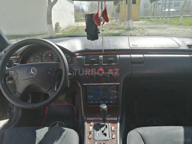 Mercedes E 240 1998, 420,000 km - 2.4 l - Sumqayıt