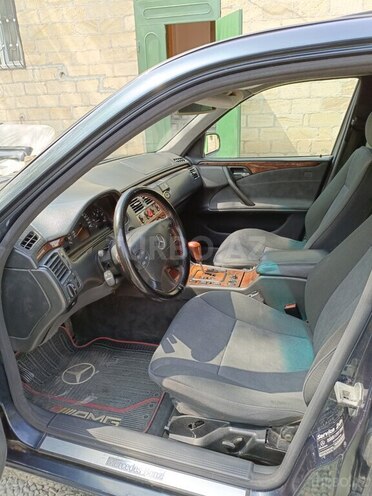 Mercedes E 270 2001, 450,000 km - 2.7 л - Bərdə