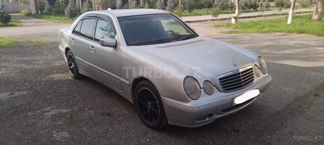 Mercedes E 220 2000, 315,372 km - 2.2 l - Beyləqan