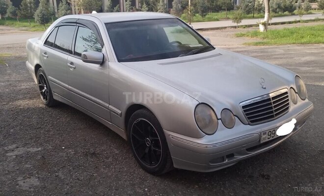 Mercedes E 220 2000, 315,372 km - 2.2 l - Beyləqan