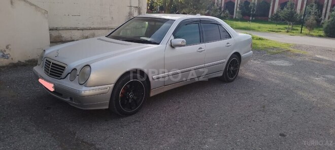 Mercedes E 220 2000, 315,372 km - 2.2 l - Beyləqan