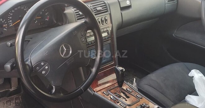 Mercedes E 220 2000, 315,372 km - 2.2 l - Beyləqan