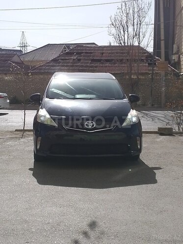 Toyota Prius V