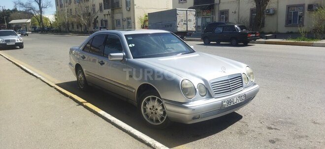 Mercedes E 220 1998, 350,000 km - 2.2 l - Bakı
