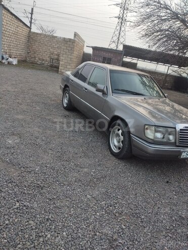 Mercedes E 230 1991, 270,000 km - 2.3 l - Bakı