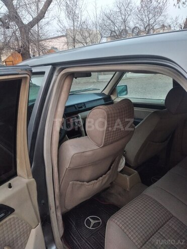 Mercedes E 230 1991, 270,000 km - 2.3 l - Bakı