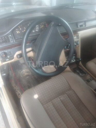 Mercedes E 230 1991, 270,000 km - 2.3 l - Bakı