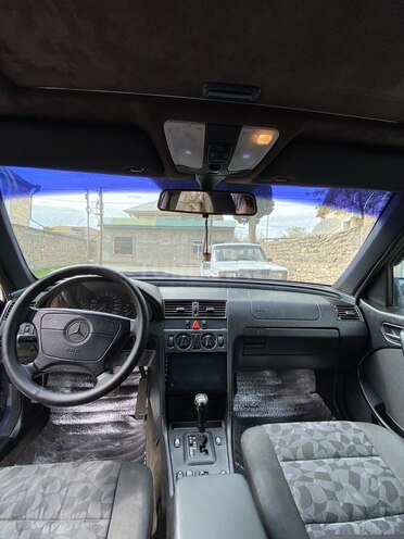 Mercedes C 180 1997, 326,000 km - 1.8 л - Tovuz