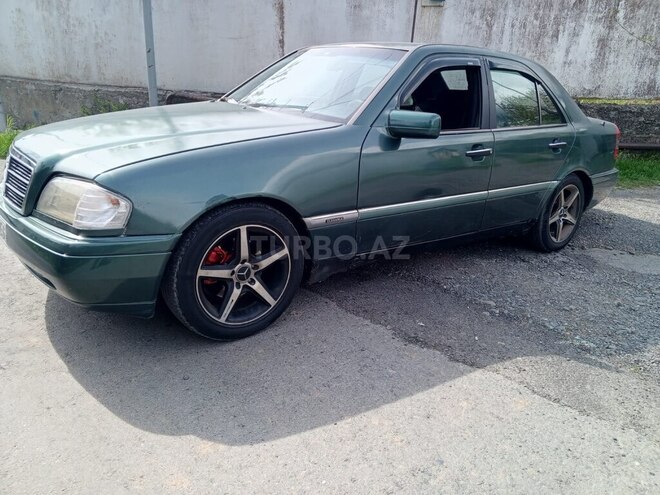 Mercedes E 180 1995, 274,676 km - 1.8 l - Qax