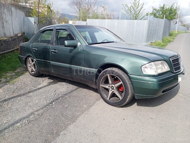 Mercedes E 180 1995, 274,676 km - 1.8 l - Qax