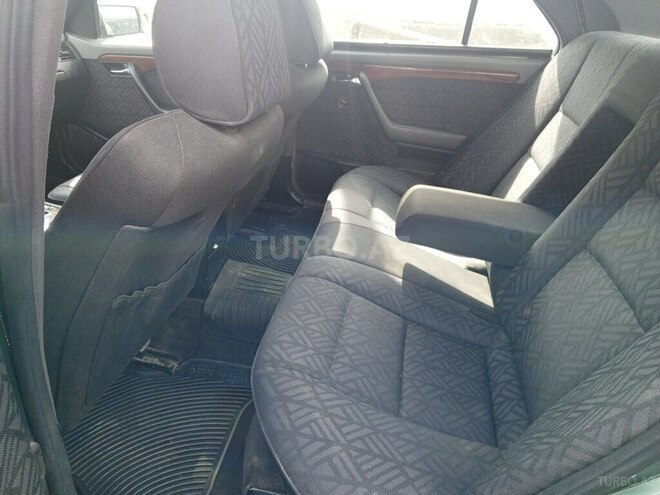 Mercedes E 180 1995, 274,676 km - 1.8 l - Qax