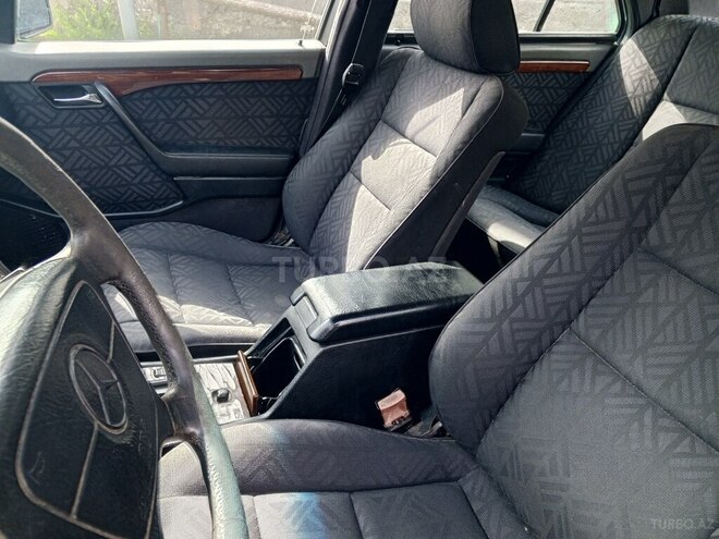 Mercedes E 180 1995, 274,676 km - 1.8 l - Qax