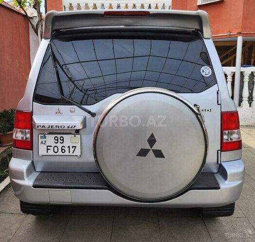 Mitsubishi Pajero io