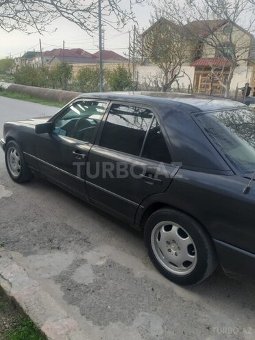 Mercedes E 230 1989, 432,570 km - 2.3 l - Bakı