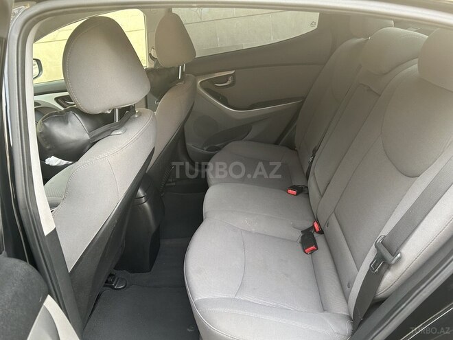 Hyundai Elantra-7