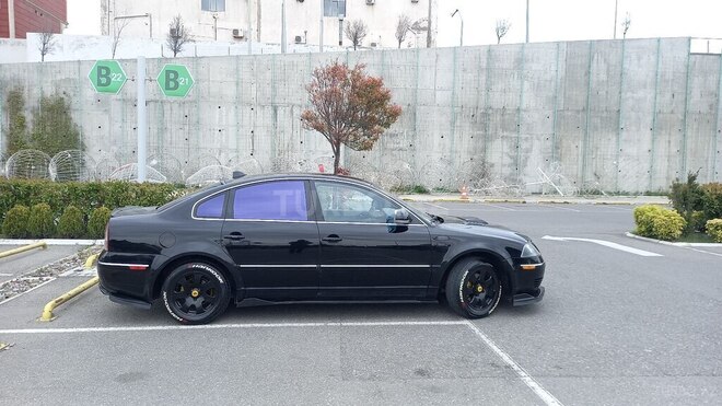 Volkswagen Passat 2004, 300,000 km - 1.8 l - Bakı