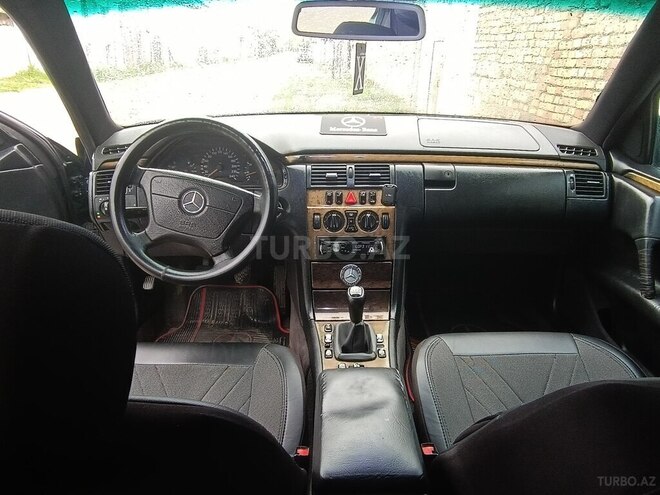 Mercedes E 220 1999, 490,000 km - 2.2 l - Mingəçevir