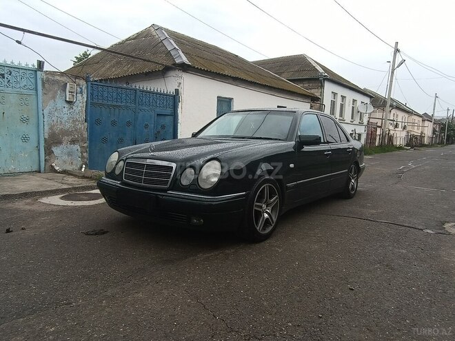 Mercedes E 220 1999, 490,000 km - 2.2 l - Mingəçevir