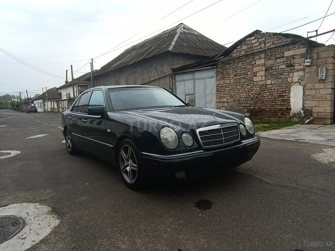 Mercedes E 220 1999, 490,000 km - 2.2 l - Mingəçevir