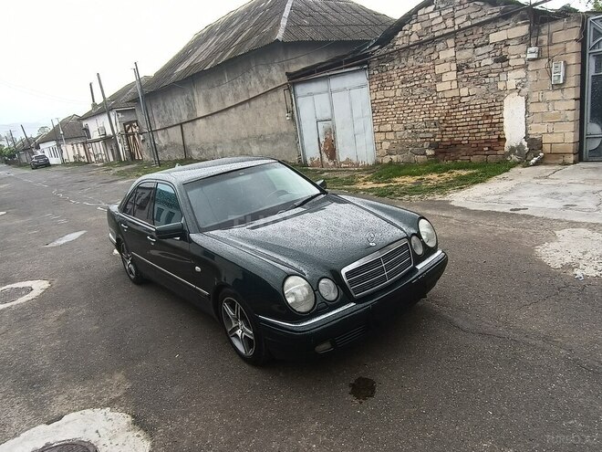 Mercedes E 220 1999, 490,000 km - 2.2 l - Mingəçevir