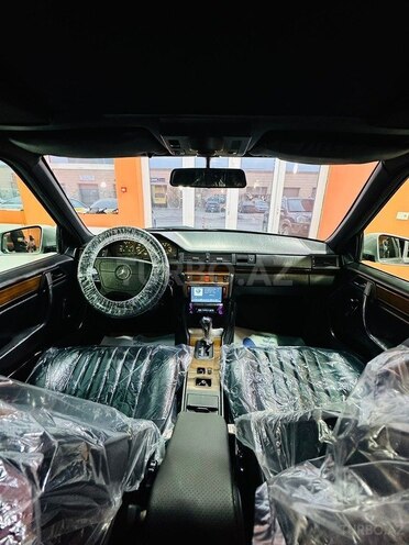 Mercedes E 220 1992, 123,456 km - 2.2 l - Sumqayıt