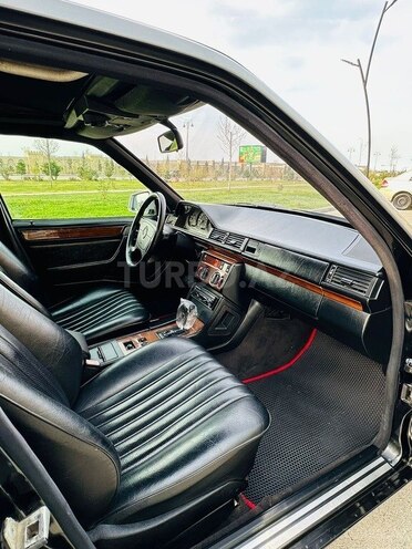 Mercedes E 220 1992, 123,456 km - 2.2 l - Sumqayıt