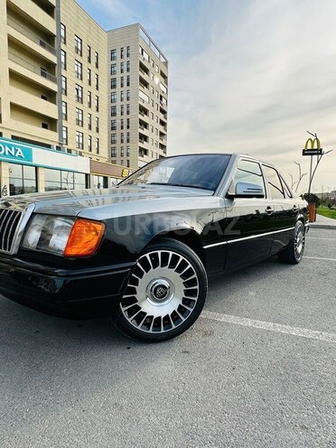 Mercedes E 220 1992, 123,456 km - 2.2 l - Sumqayıt