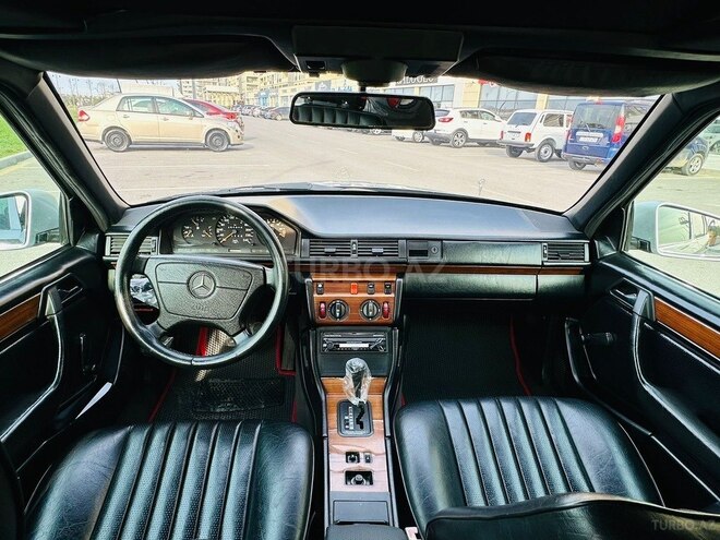 Mercedes E 220 1992, 123,456 km - 2.2 l - Sumqayıt