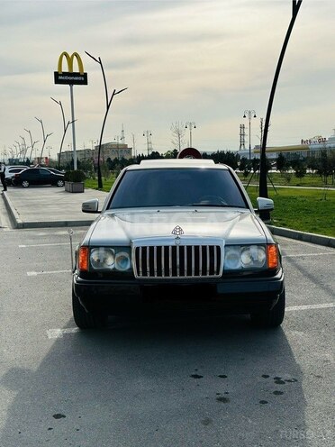 Mercedes E 220 1992, 123,456 km - 2.2 l - Sumqayıt
