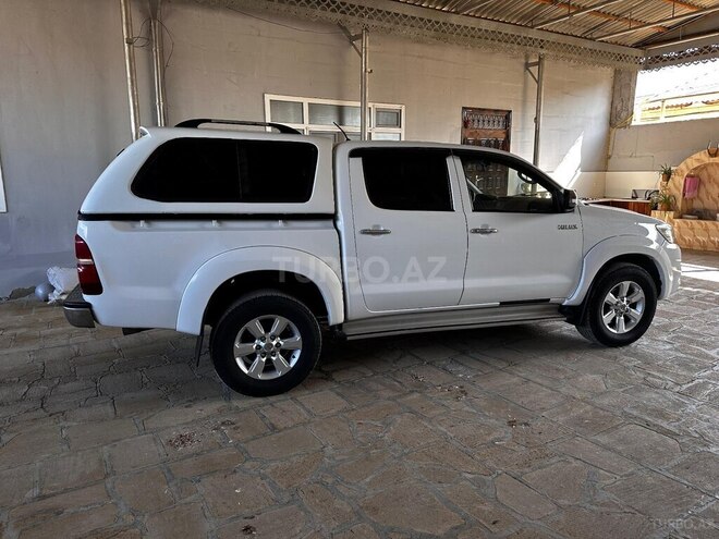 Toyota Hilux 2013, 353,500 km - 2.5 л - Bakı