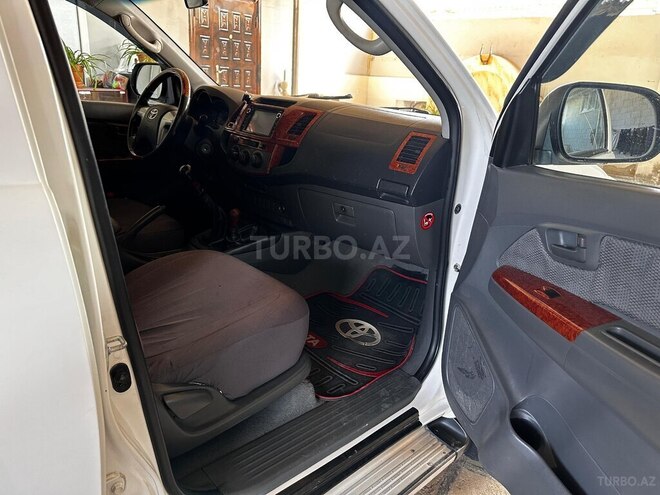 Toyota Hilux 2013, 353,500 km - 2.5 л - Bakı