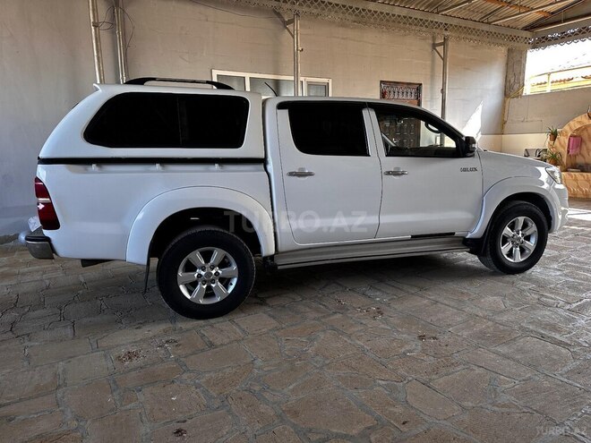 Toyota Hilux 2013, 353,500 km - 2.5 л - Bakı