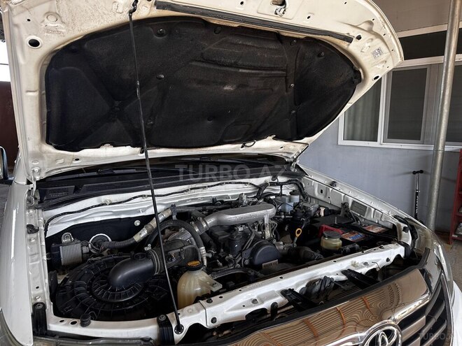 Toyota Hilux 2013, 353,500 km - 2.5 л - Bakı