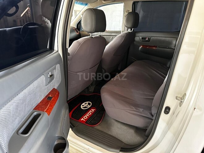 Toyota Hilux 2013, 353,500 km - 2.5 л - Bakı
