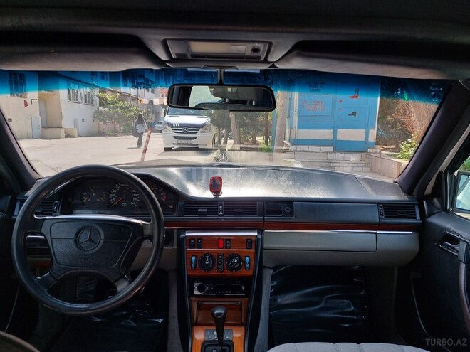 Mercedes E 220 1993, 450,000 km - 2.2 л - Bakı