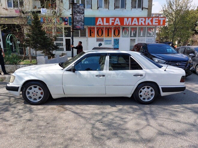 Mercedes E 220 1993, 450,000 km - 2.2 л - Bakı