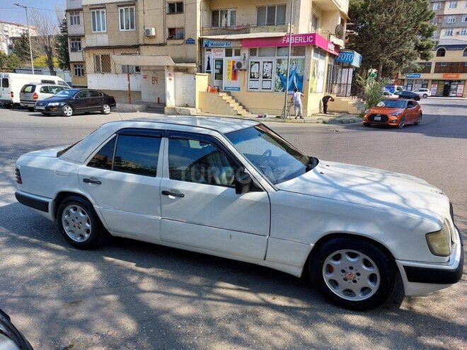 Mercedes E 220 1993, 450,000 km - 2.2 л - Bakı
