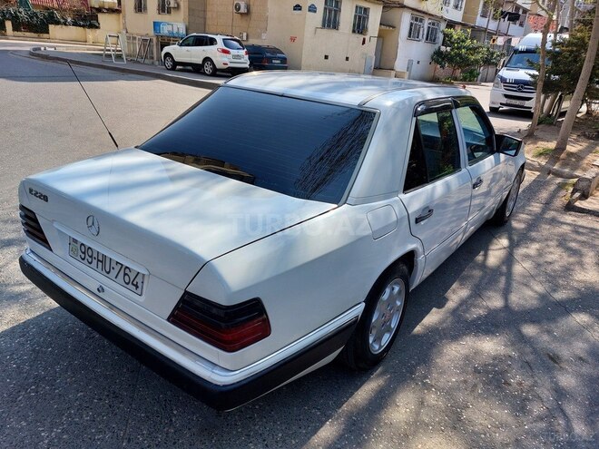Mercedes E 220 1993, 450,000 km - 2.2 л - Bakı
