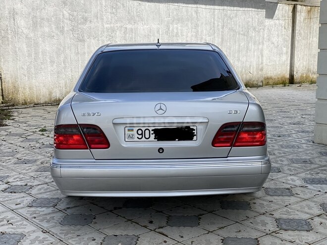 Mercedes E 270 2000, 325,252 km - 2.7 l - Astara