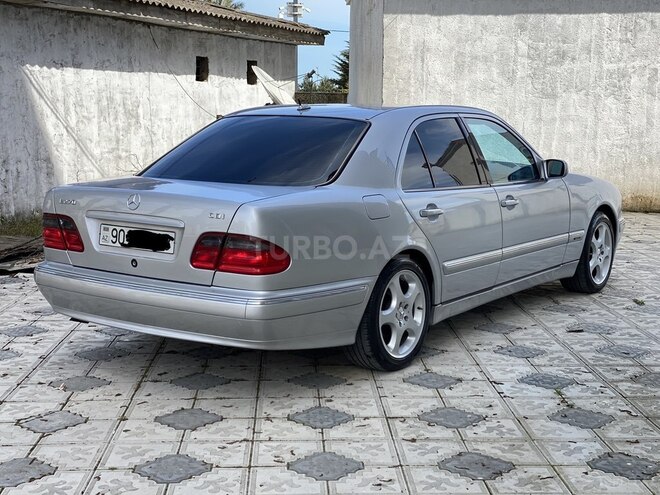 Mercedes E 270 2000, 325,252 km - 2.7 l - Astara