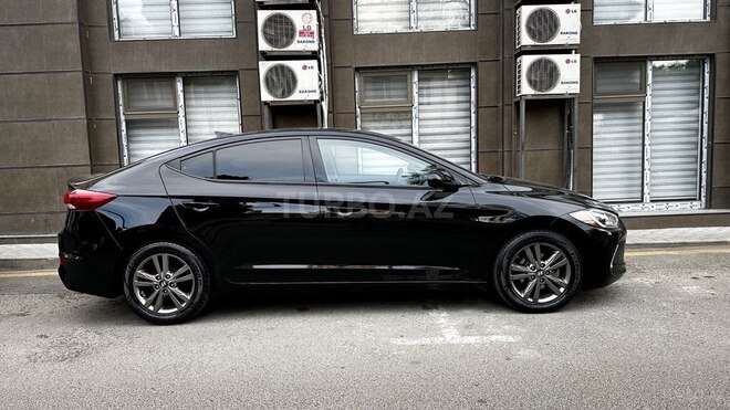 Hyundai Elantra 2016, 175,000 km - 2.0 l - Bakı
