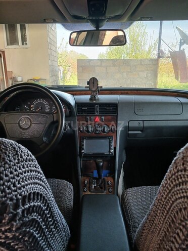 Mercedes C 240 1999, 260,000 km - 2.4 l - Sabirabad
