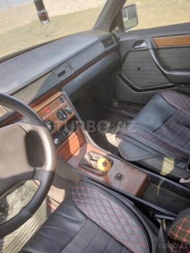 Mercedes E 250 1992, 680,000 km - 2.5 л - Bakı