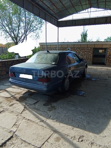 Mercedes E 200 1989, 232,000 km - 2.0 л - Şirvan