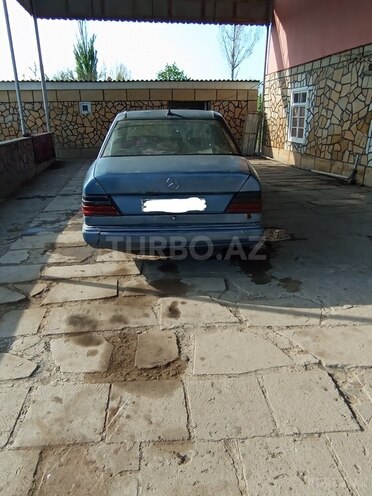 Mercedes E 200 1989, 232,000 km - 2.0 л - Şirvan