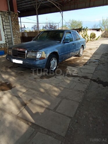 Mercedes E 200 1989, 232,000 km - 2.0 л - Şirvan