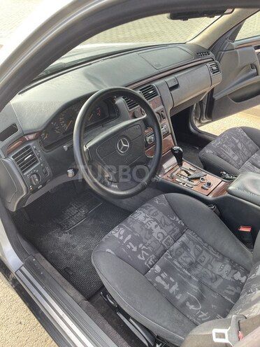 Mercedes E 300 1999, 450,000 km - 3.0 л - Bakı